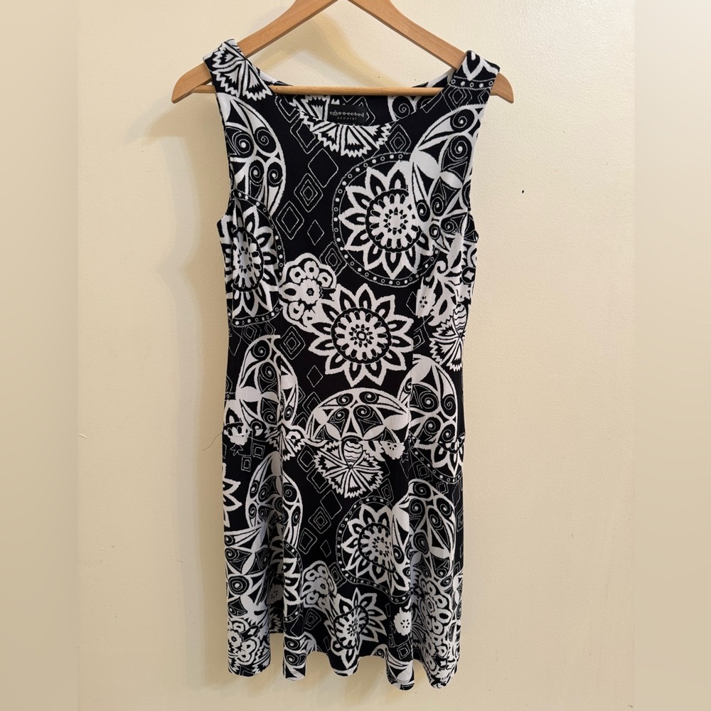 Connected Apparel Black & White Mandala Print Sleeveless Dress